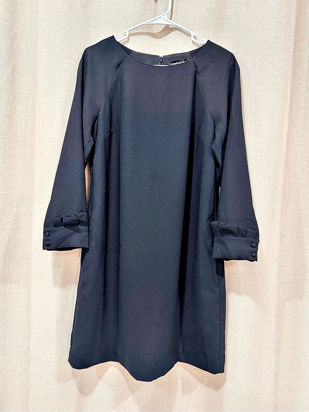 Banana Republic Black Bow Cuff Shift Dress Size 8 LBD Work Cocktail Minimalist